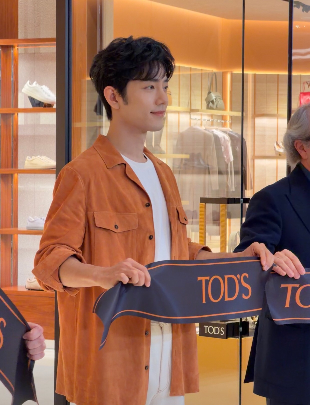 肖战澳门肖战好萌两套造型🈶️真的好嫩好帅啊！羡慕能见到实时的肖战～