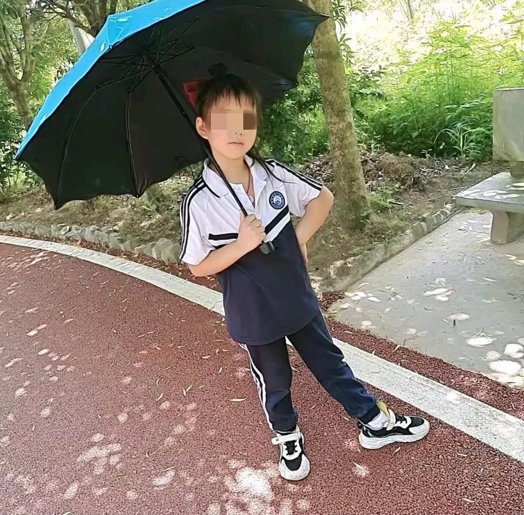 “悲剧还是发生了！”江苏小学生欣宝没留一句话，10月2日中午独自走上绝路，妈妈哭