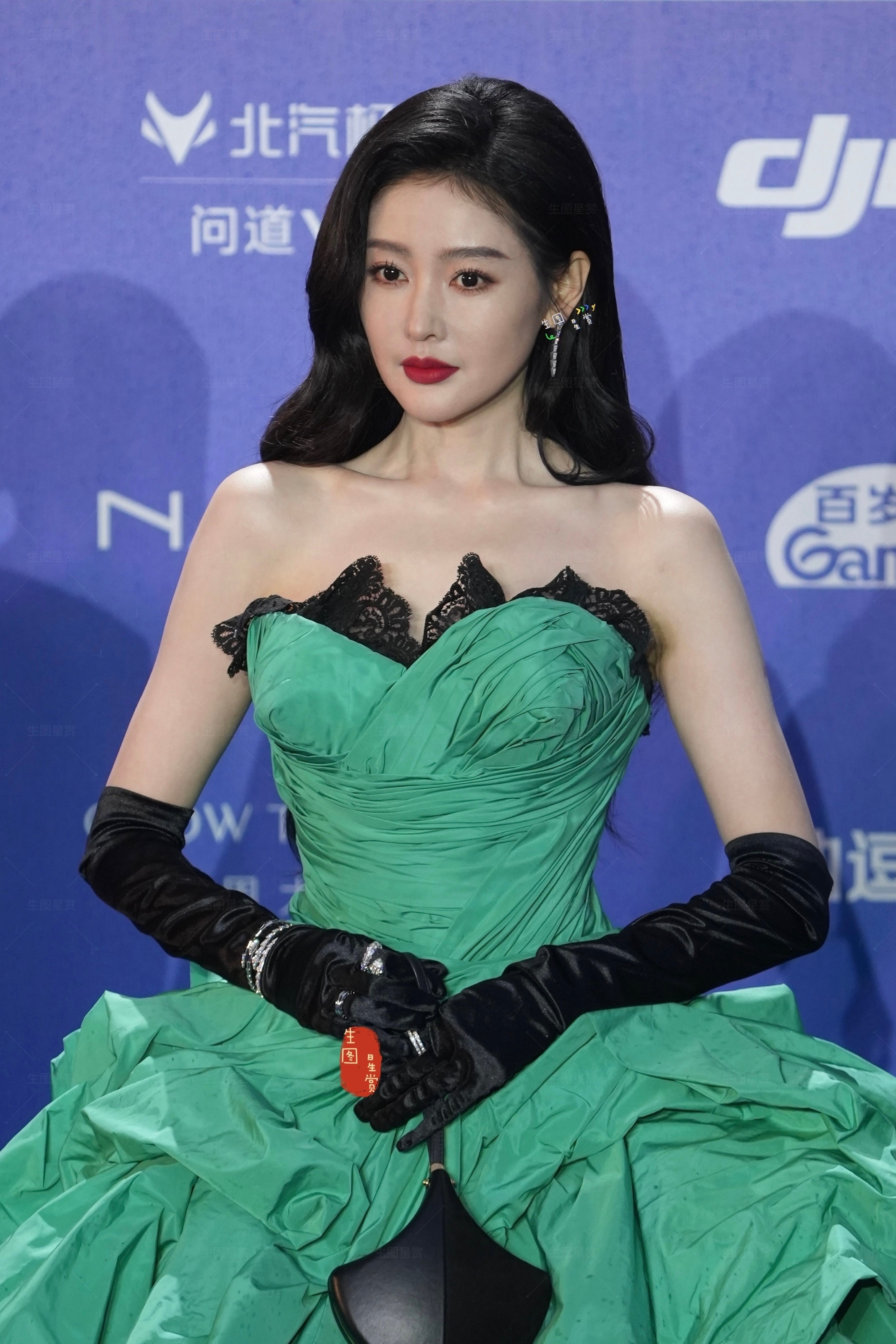 张天爱北影节开幕式红毯生图绿裙摇曳生姿，春光明媚👗🍃北京国际电影节