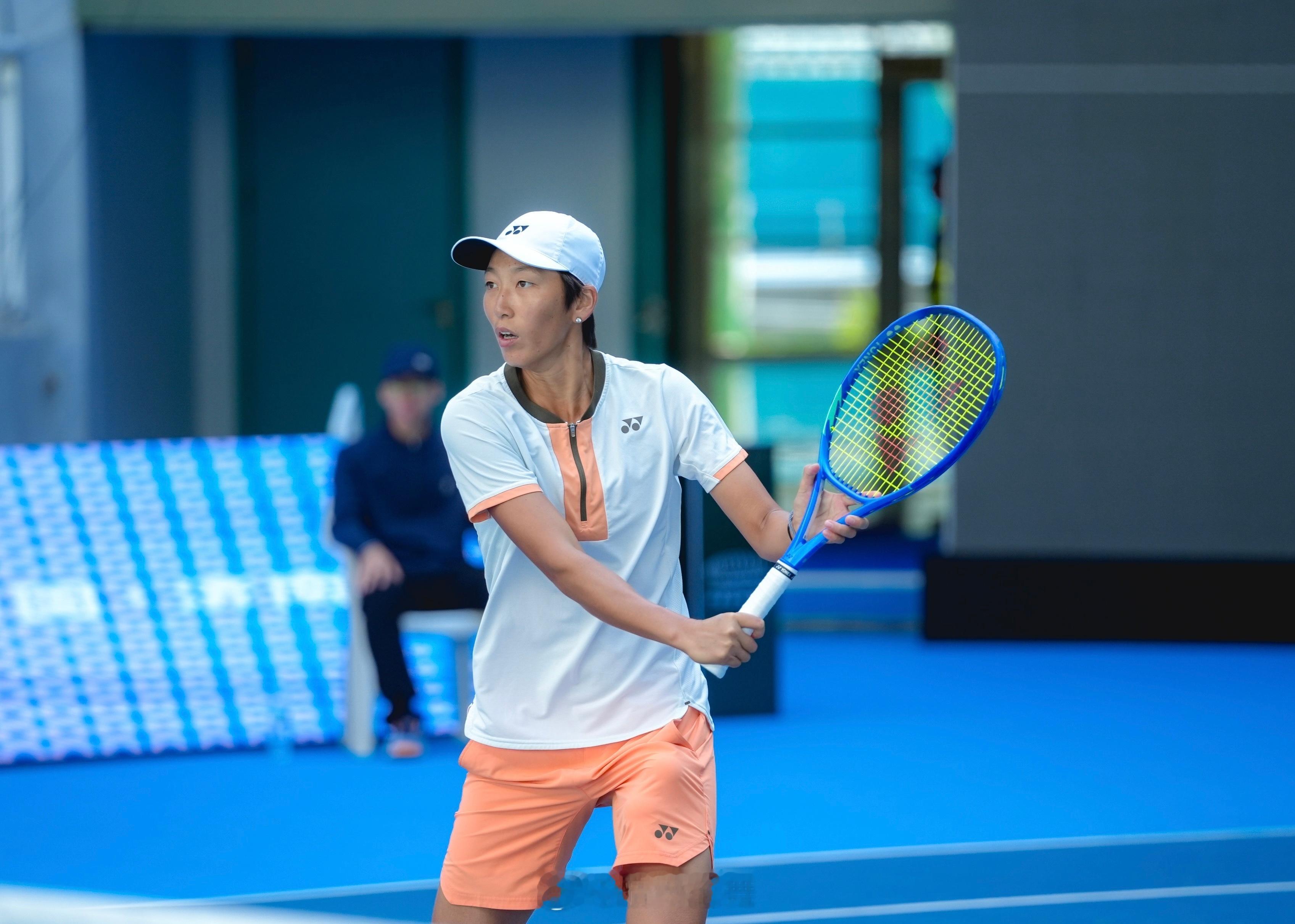 香港WTA250资格赛首轮尤晓迪🇨🇳以7-6(6)/6-4淘汰张莹🇨🇳晋