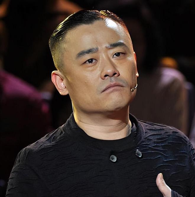 🌞人狂必有天收！周立波在巅峰时期，年收入能高达6000万。那时的他生活极尽