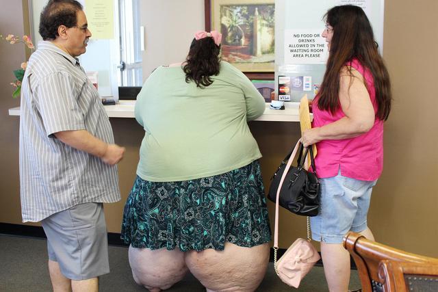 巨胖女孩减肥300斤逆袭成女神! 网友: 这是一个人吗?