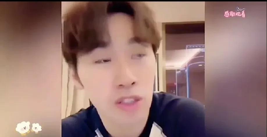 以前在国外打比赛，最怕的不是对手，是满场嘘声。闫安回忆，早年出去，喝倒彩是常态