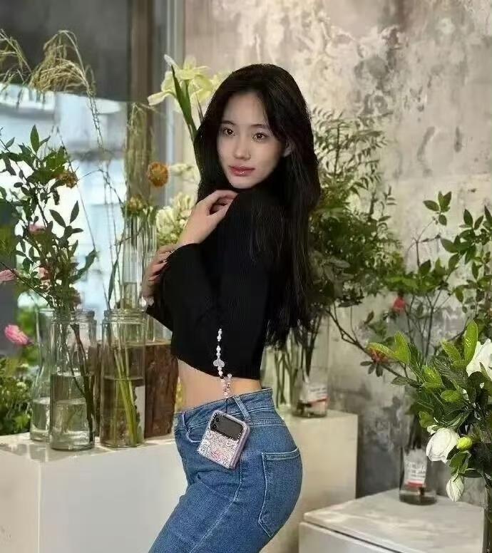 小S二女儿明明是个孩子，非要搞的这么成熟妖娆！