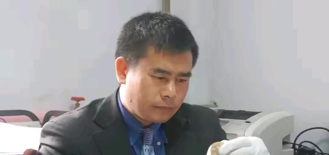 退场了吗？其实还有几个关键问题没有回复，一怼二怼的视频槽点很多，起码应该交待清楚