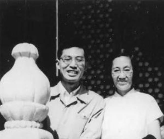 中国原子弹奠基人之一王承书曾扔下丈夫儿子不辞而别，其丈夫张文裕翻遍北京城。17年