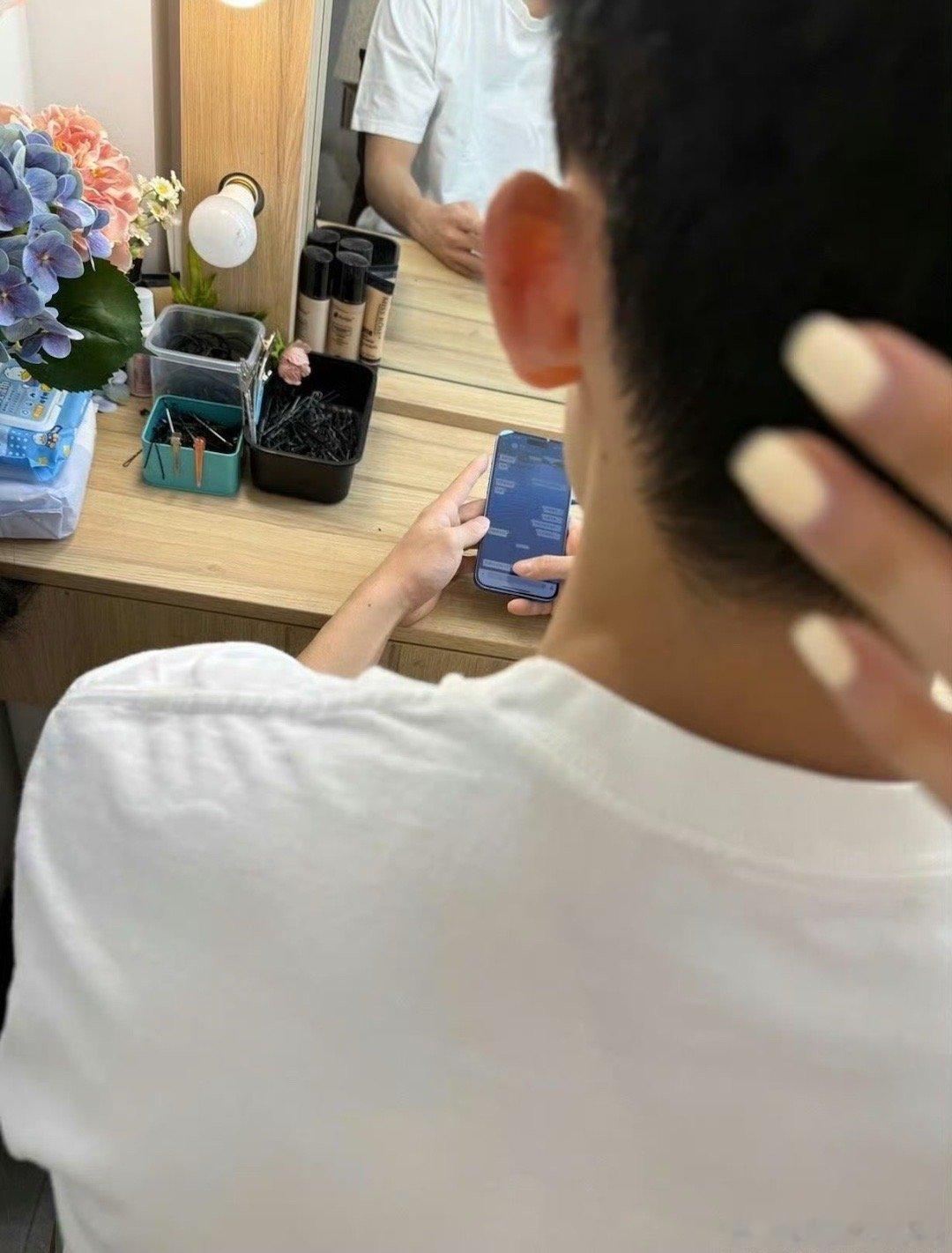 徐杰前女友发问实名举报徐杰参与赌球，声称赌资金额高达数百万。这位前女友还爆料徐杰