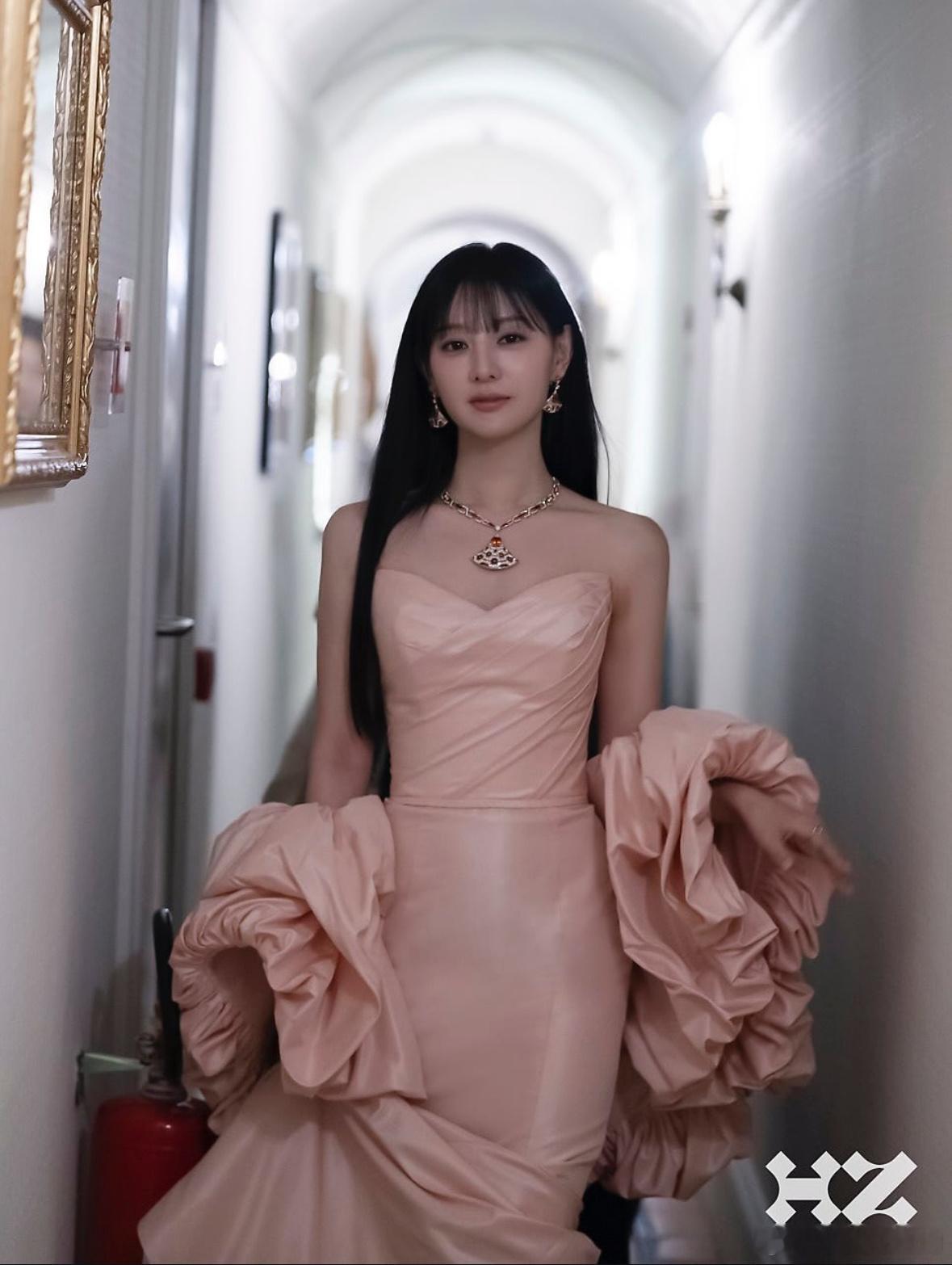屈臣氏是李嘉诚的，不能喝；农夫山泉是钟睒睒的，不能喝；娃哈哈是宗庆后的，现在也不