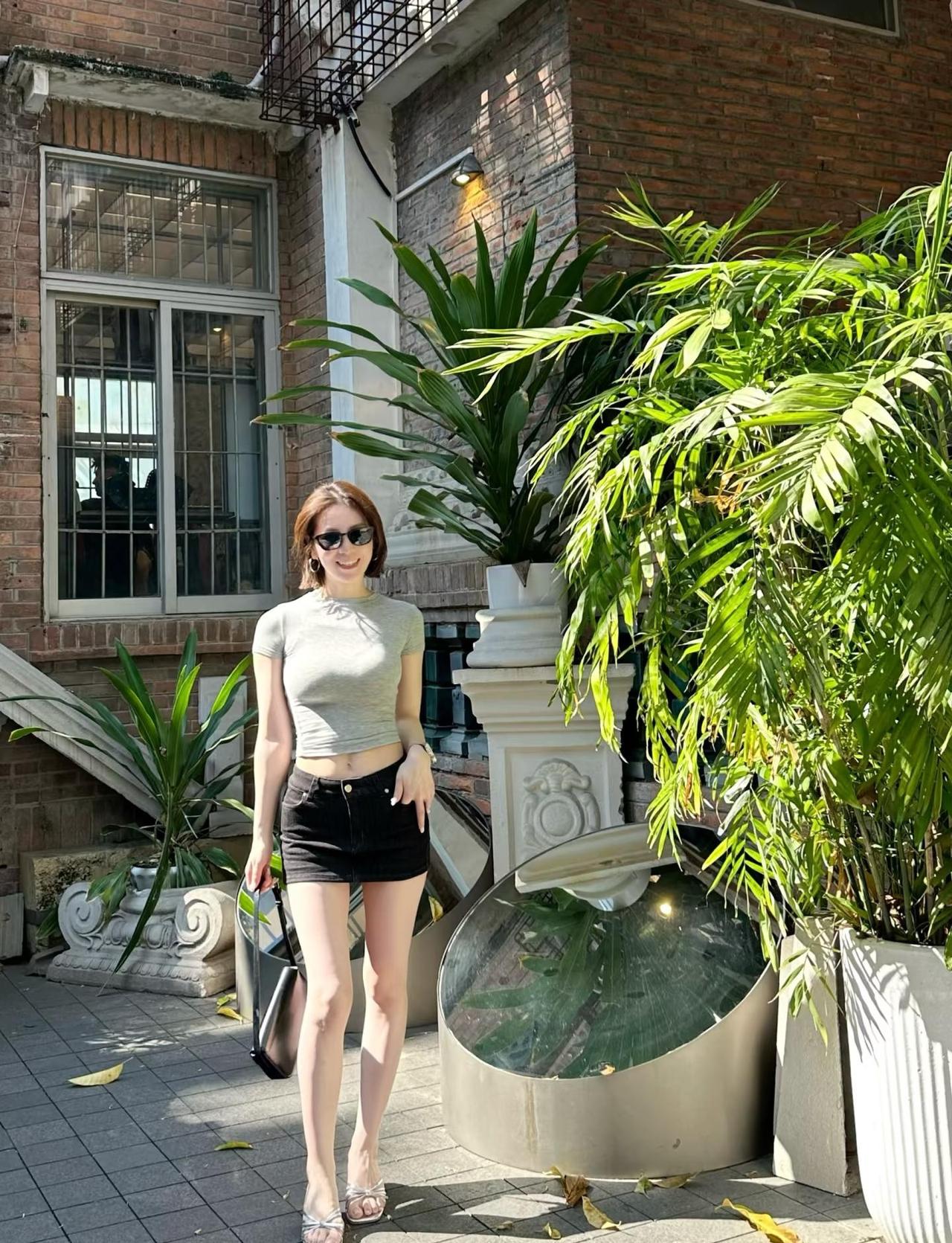 广州升温，提前入夏live忽冷忽热的天气冷白皮身材管理短发穿搭live