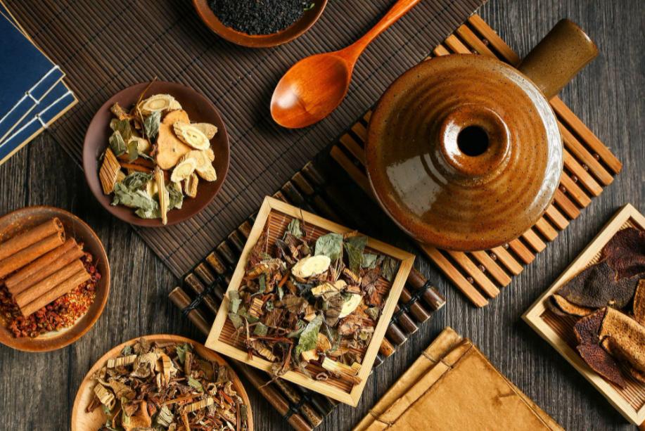 肝胆相照，治胆必疏肝，3个中成药，胆囊炎、结石、息肉全化解：为啥有些人胆囊炎犯