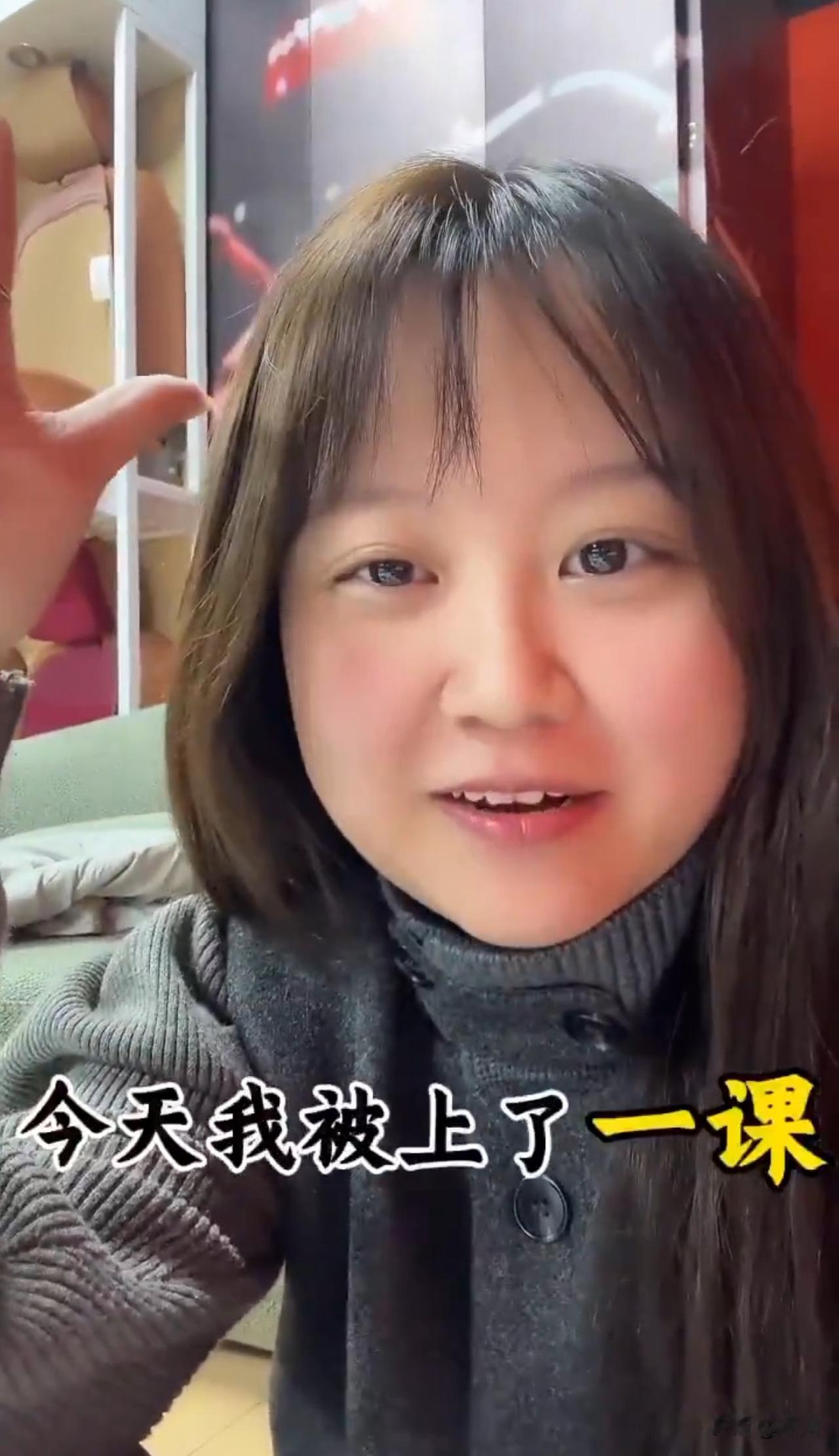 女子称洗车时其放在车内的苹果15ProMax现金、烟被洗车店员工盗窃女子一口