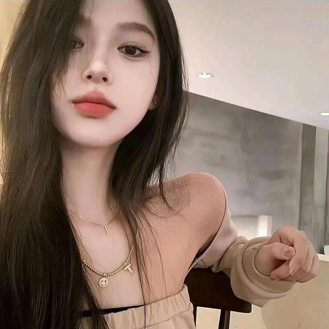 温柔的少女心，简约的穿搭