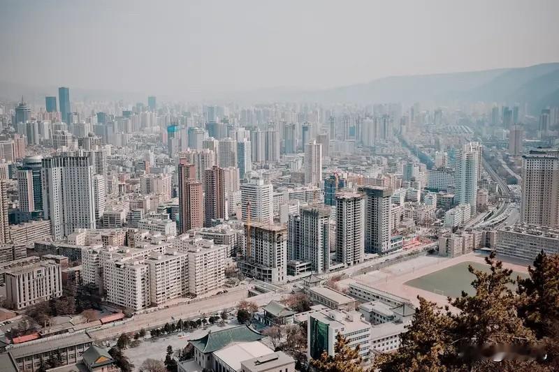 兰州楼市：跌了整整五年，兰州楼市的下跌势头明显放缓，不少板块已经出现横盘止跌