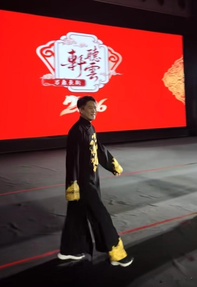 第一次看到，曹云金前几天在某地演出现场，有大量的空座，预计空座率达到30%，有图