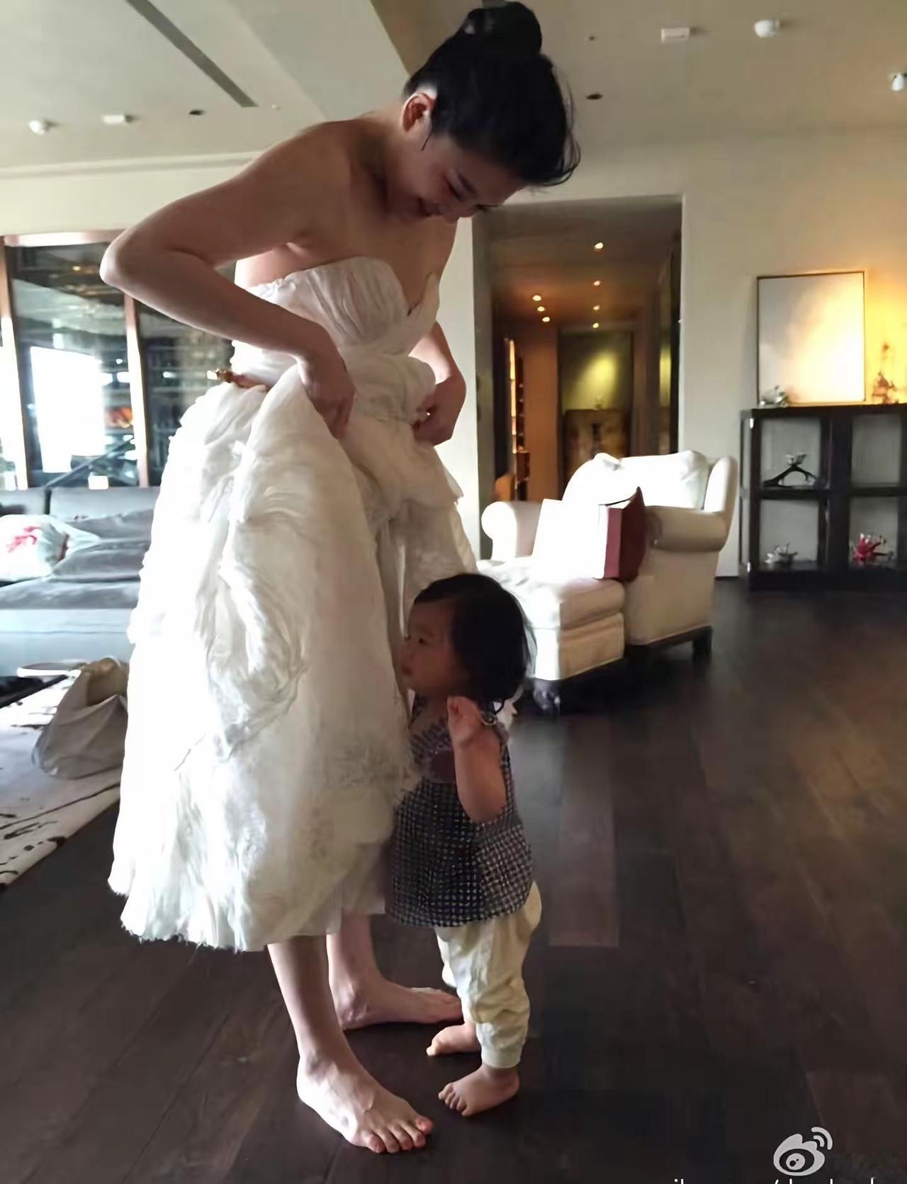 这首歌真的很像s写给两个孩子的歌。徐熙媛大s小玥儿小箖箖