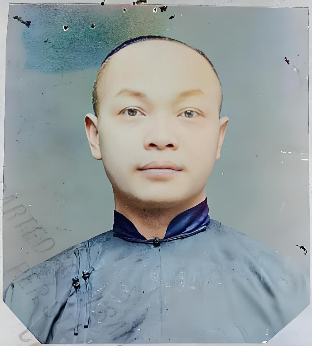 照片是黄金德，他是1871年生于美国旧金山的华裔，父母为广东劳工。他幼年随父母回