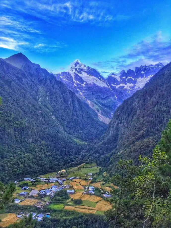 云南·雨崩，是一个让你眼睛在天堂，身体在地狱的人间胜境、旷世桃源！​​​