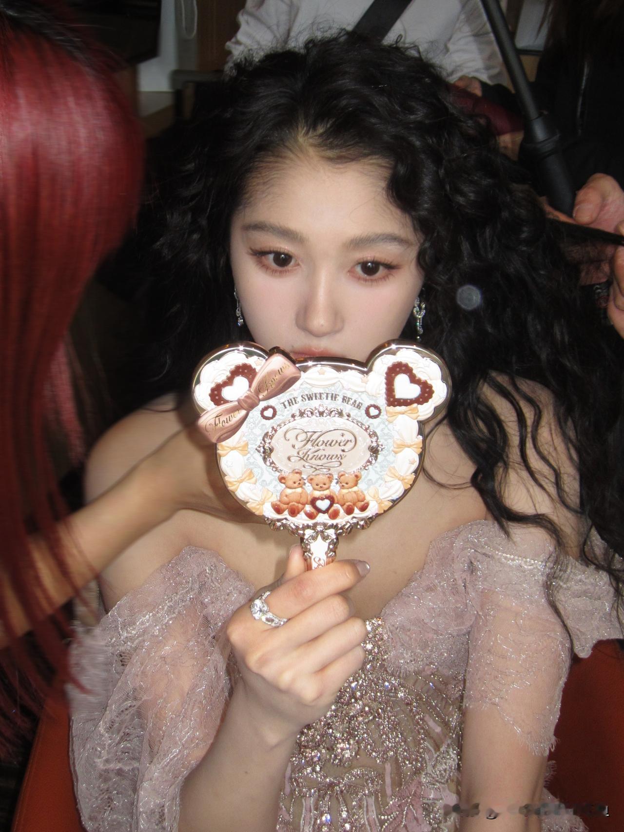 关晓彤分享图片