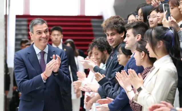 鸦片战争没有西班牙，火烧圆明园没有西班牙，八国联军西班牙没参加，一战西班牙没参加