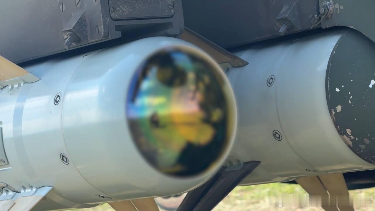 在俄军“东部”部队集群任务区内的米-28NM“夜猎手”武装直升机正在准备执行战斗