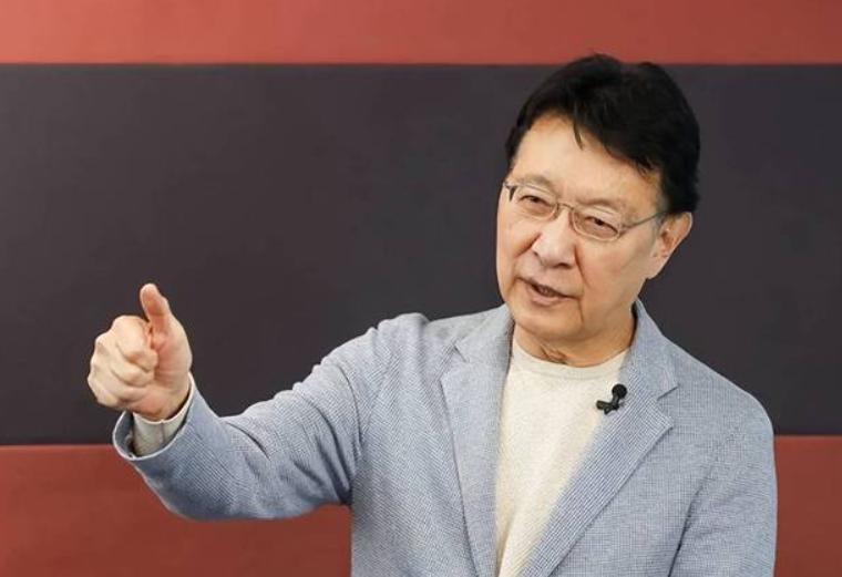 赵少康输不起!邱毅大骂他赵少康再质疑也没用了。选举已经结束,郑丽文的