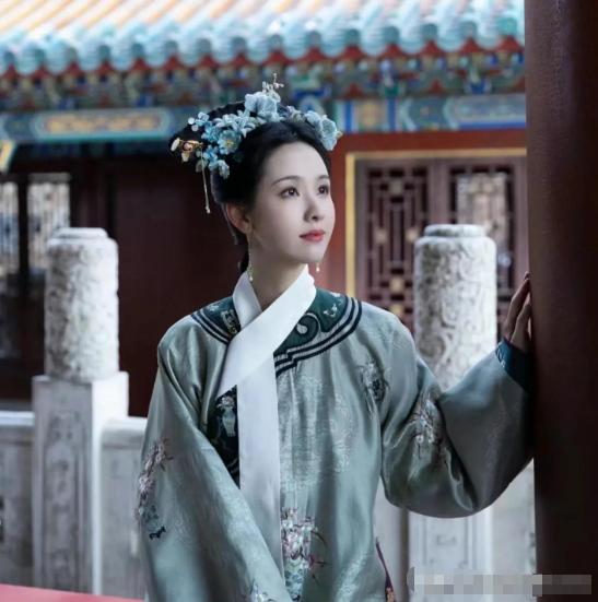 此人是康熙与德妃的女儿，在所有公主中最得宠，最后却被热死康熙二十二年九月，紫