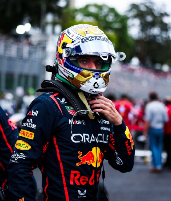 不敢想的名次……维斯塔潘简直是神，一路超车，从维修区起步来到第三去年17→1，