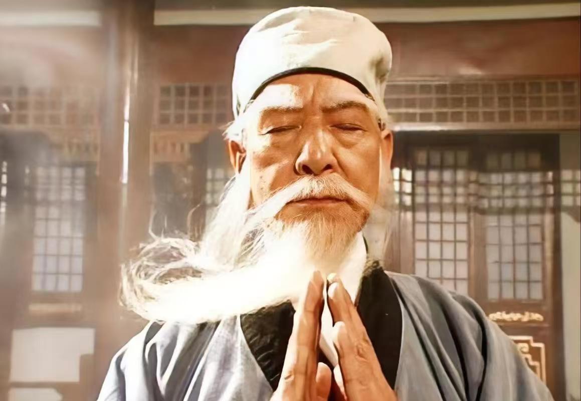 《天龙八部》扫地僧大概率是逍遥子，他一眼能看出鸠摩智的小无相功，能治好萧远山、慕