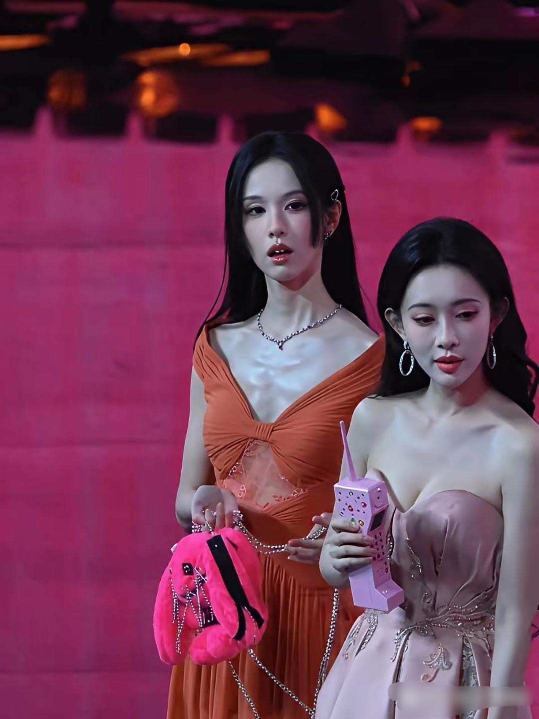 陈都灵和孟子义这么一对比就能发现，真不是越瘦越好看​​​