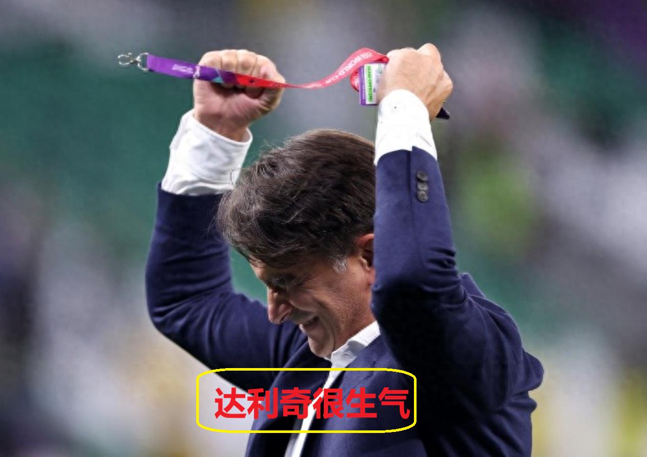 三度进球被吹！达利奇当众暴怒怒斥裁判，格子军团以最憋屈方式告别世界杯2026