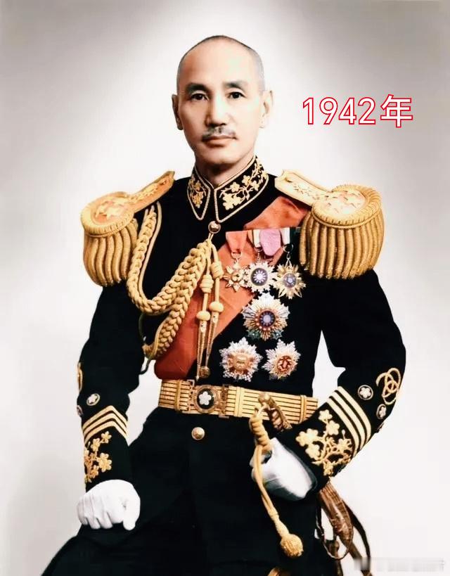 两位风云人物，穿衣风格迥异。感谢毛主席，为我们换了人间！