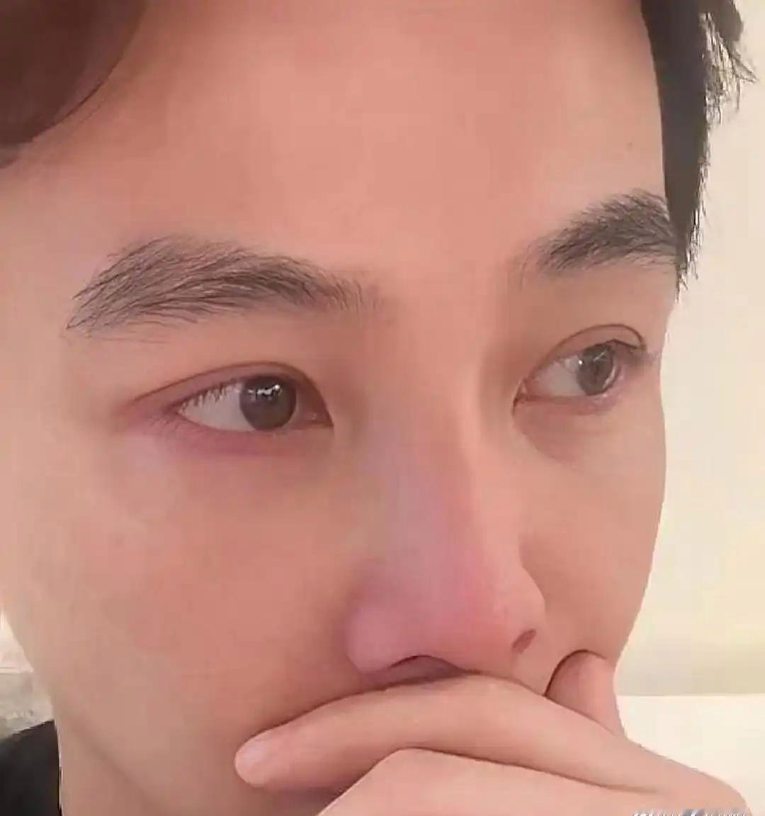孙坚曾自爆，家里⁠人一直把‏他⁠当提款机。姐姐住月子中心花掉15万，直接记他账﻿