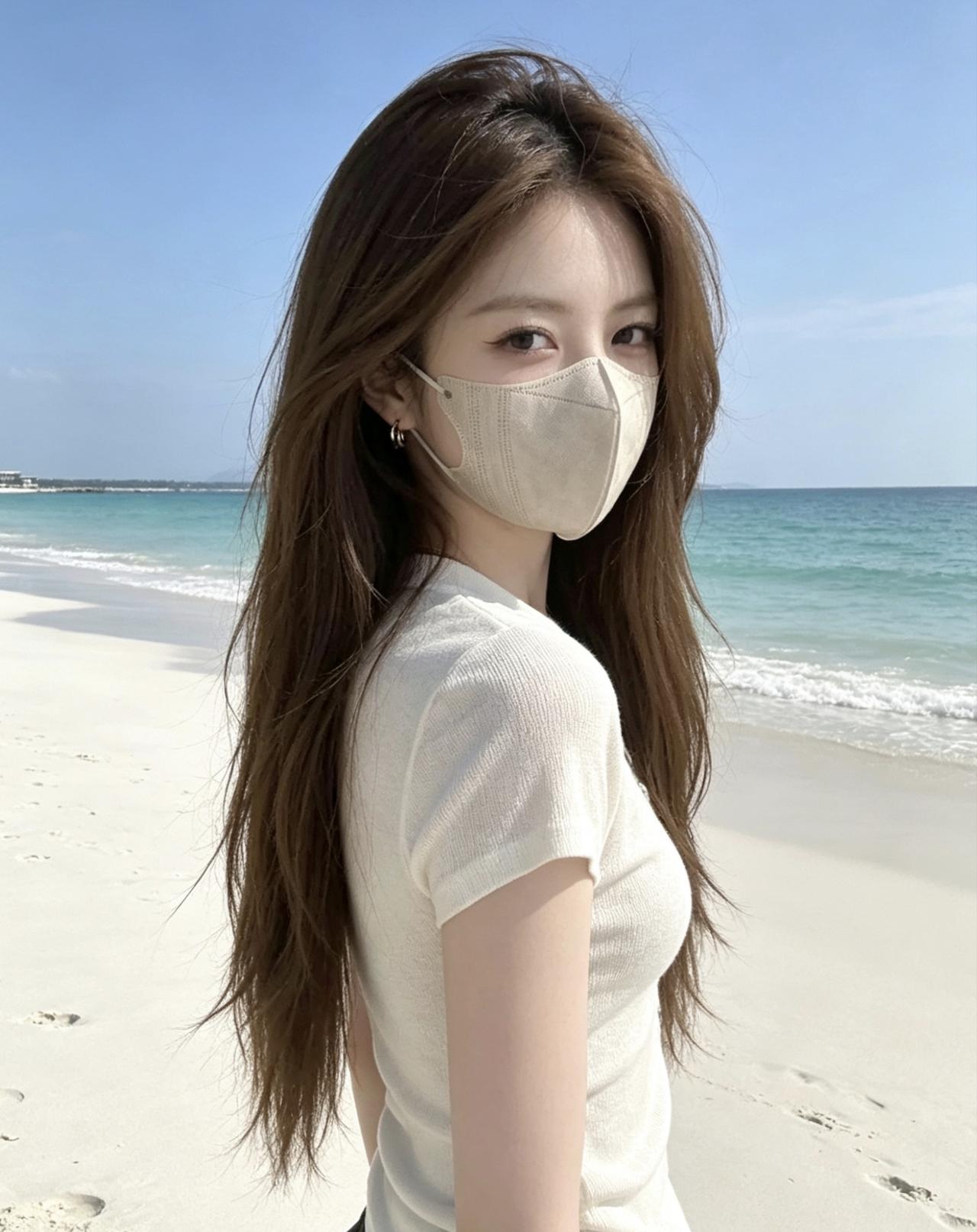海边漫步，清新自然，口罩也挡不住的美景！🌊💙👩‍❤️‍💋‍👩