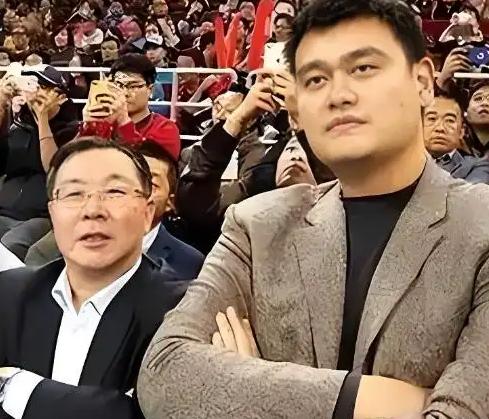 杨毅揭开姚明被挤走的真相！一个书记，一个主席，两个人分工不同互相配合，中国篮球这