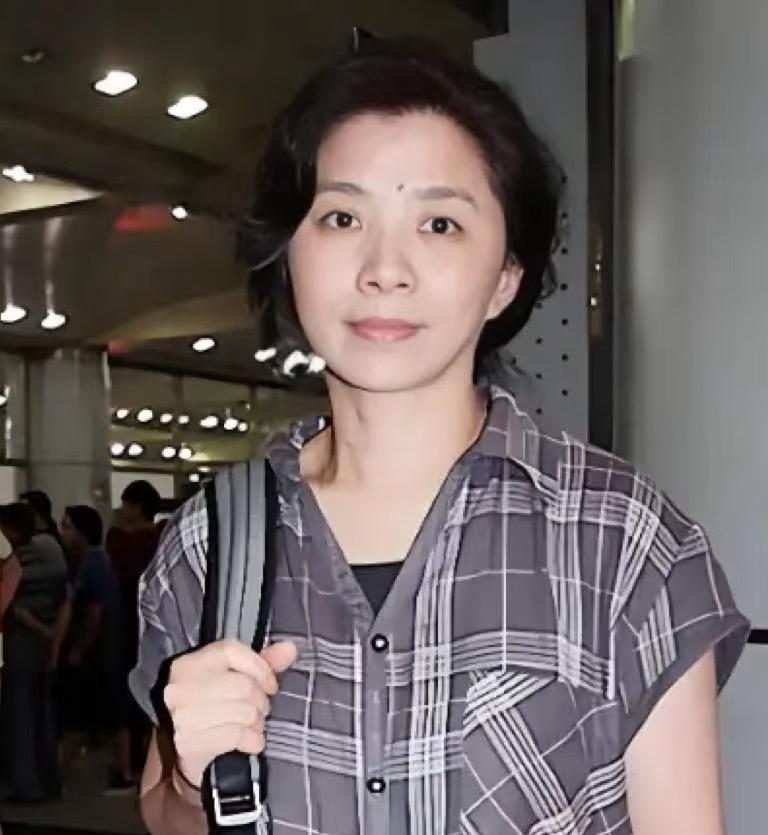 原来演员迟蓬的丈夫这么有来头！不是圈外人，而是毕业于北京电影学院的智磊，说出来