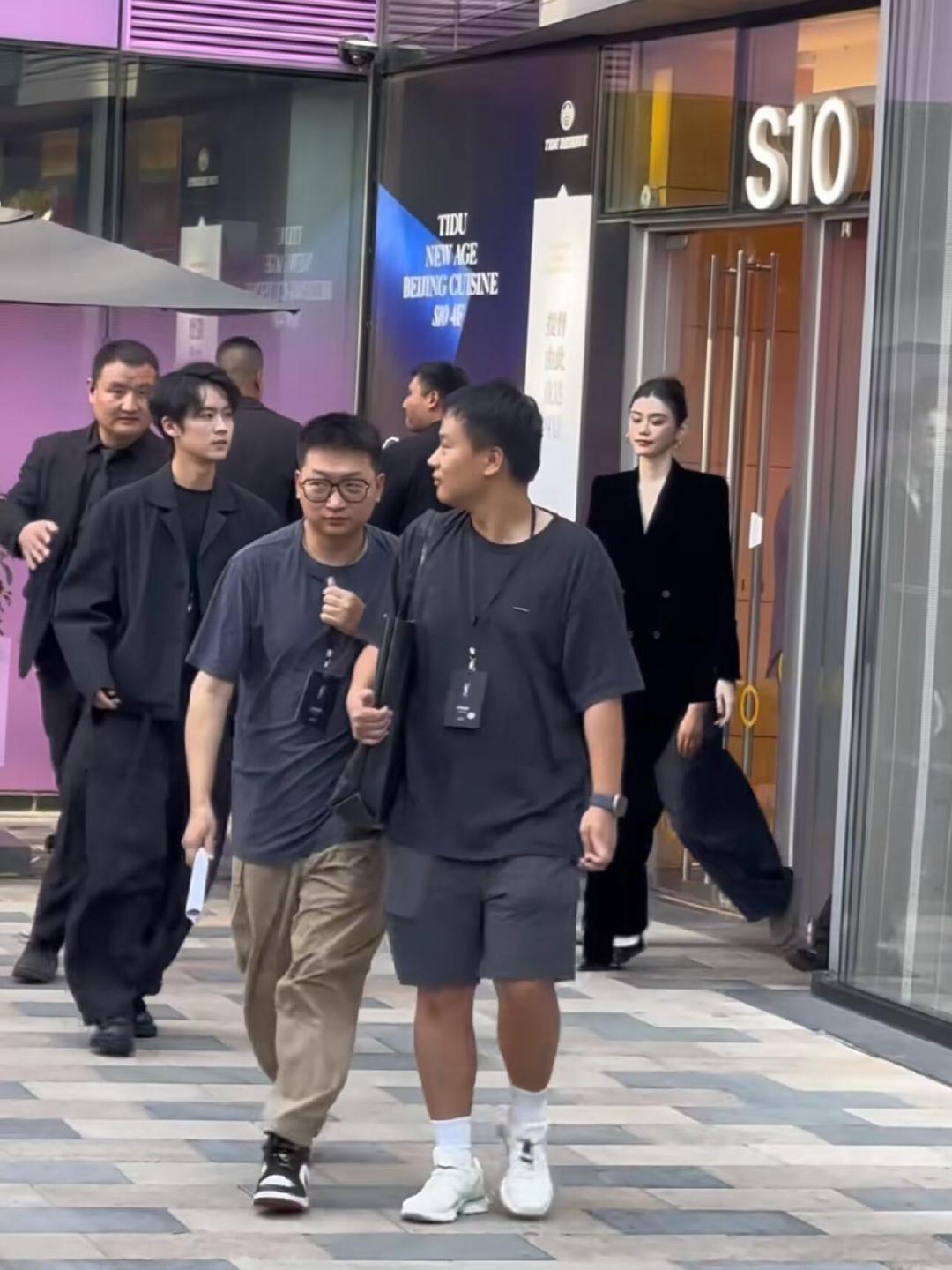 原来黑色和黑色是不一样的