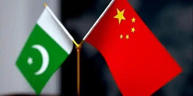 🌛巴基斯坦这个国家，治国治得稀烂，反恐反得稀碎，干啥都不行，甚至生娃这事儿
