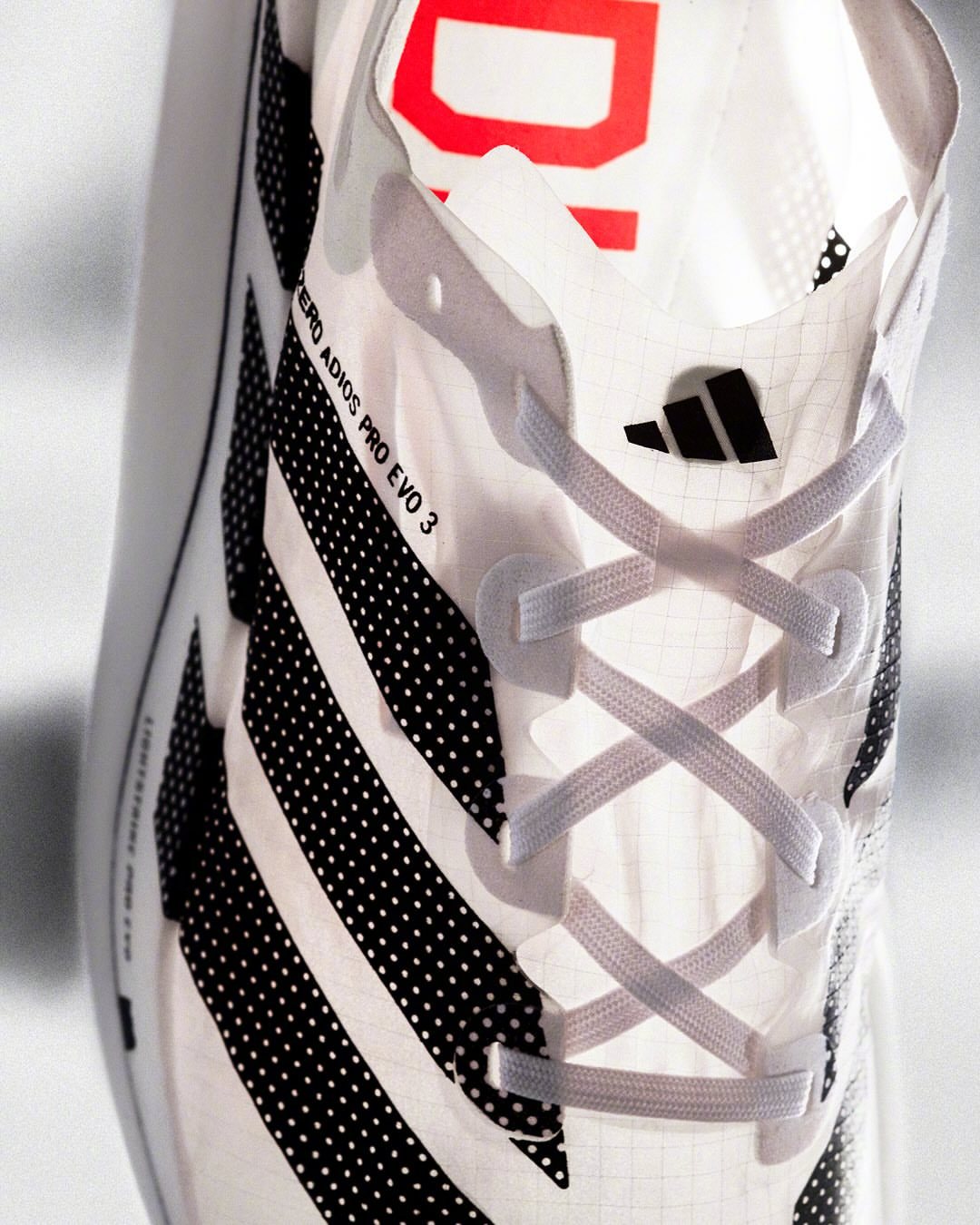 adidasADIZEROAdiosProEVO3阿迪顶碳竞速跑鞋发布