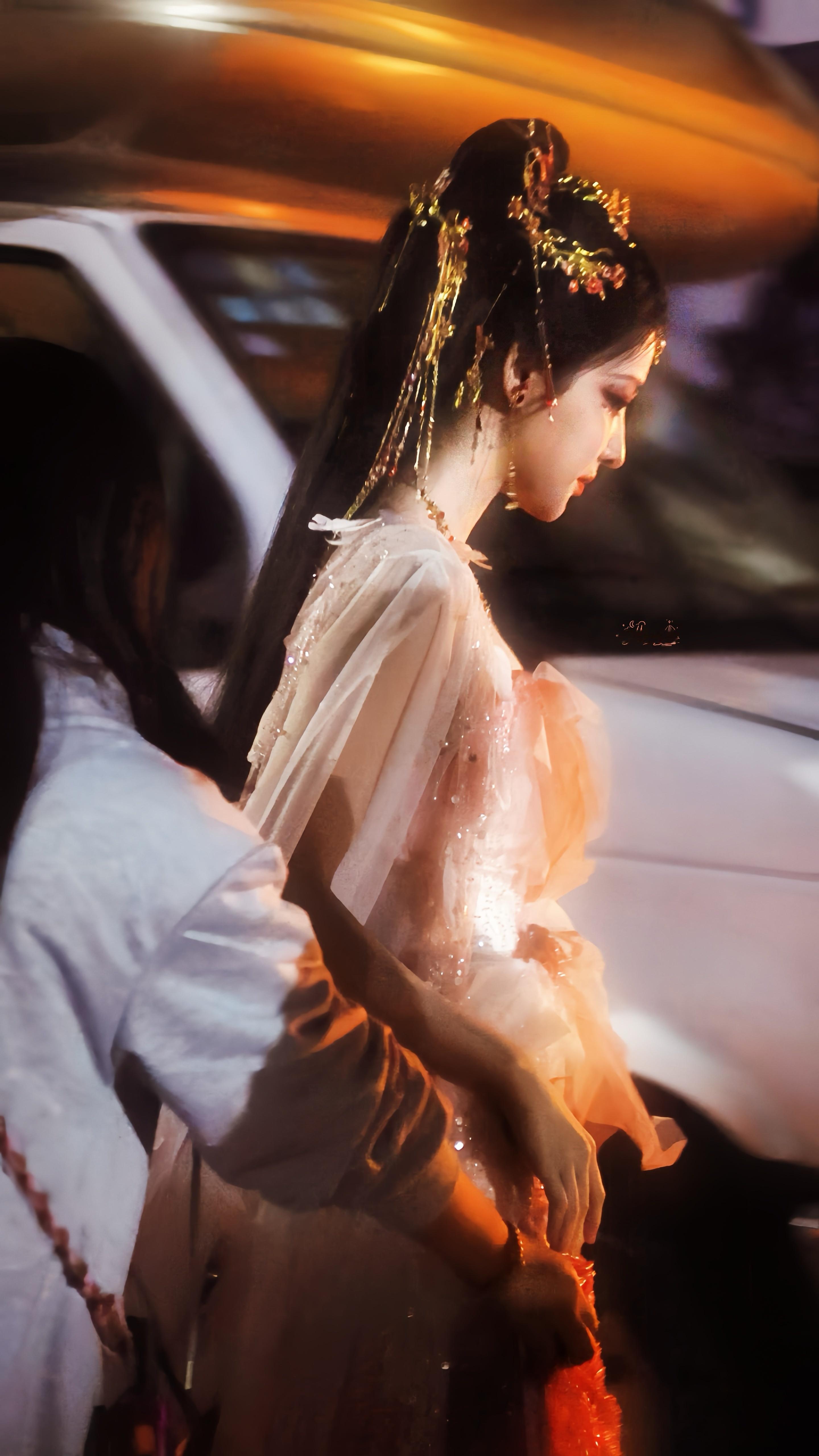 好漂亮的光影啊～～～✨✨✨美然好美王楚然《成何体统》庾晚音☽路透-粉衣