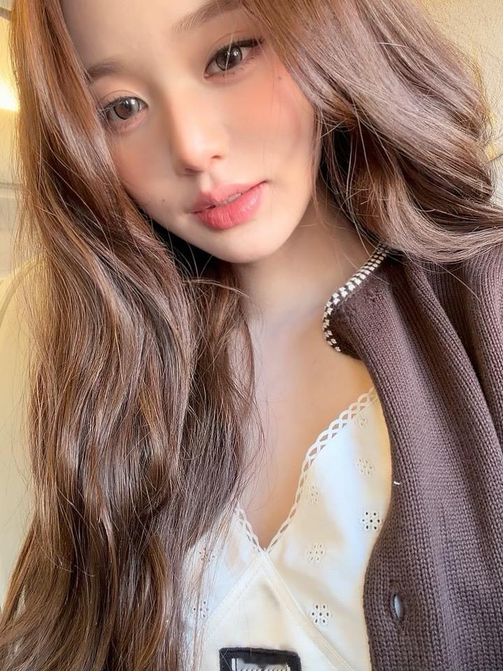 张元英女孩子量角器自拍中🤳🏻