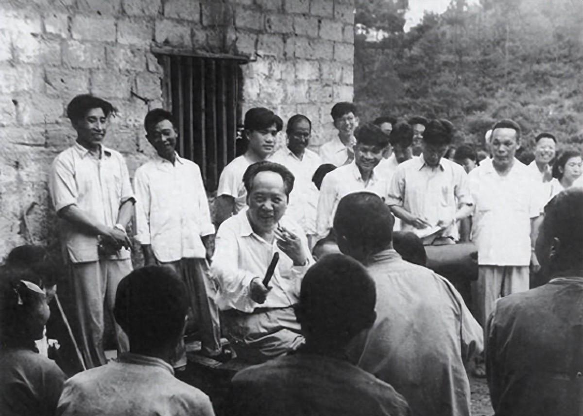 1959年，毛主席听闻堂弟被划为“富农”，当他回到韶山老家时，当地干部还不想让堂