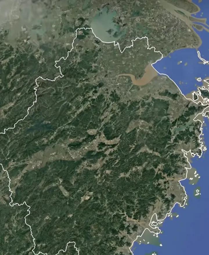 和江苏相比，浙江境内多山地，平原占比约20%，丘陵山地占比近8