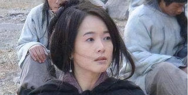 勾践和妻子雅鱼在吴国作人质时，伍子胥命令雅鱼去侍奉晋国使者过夜。得知消息的雅鱼要
