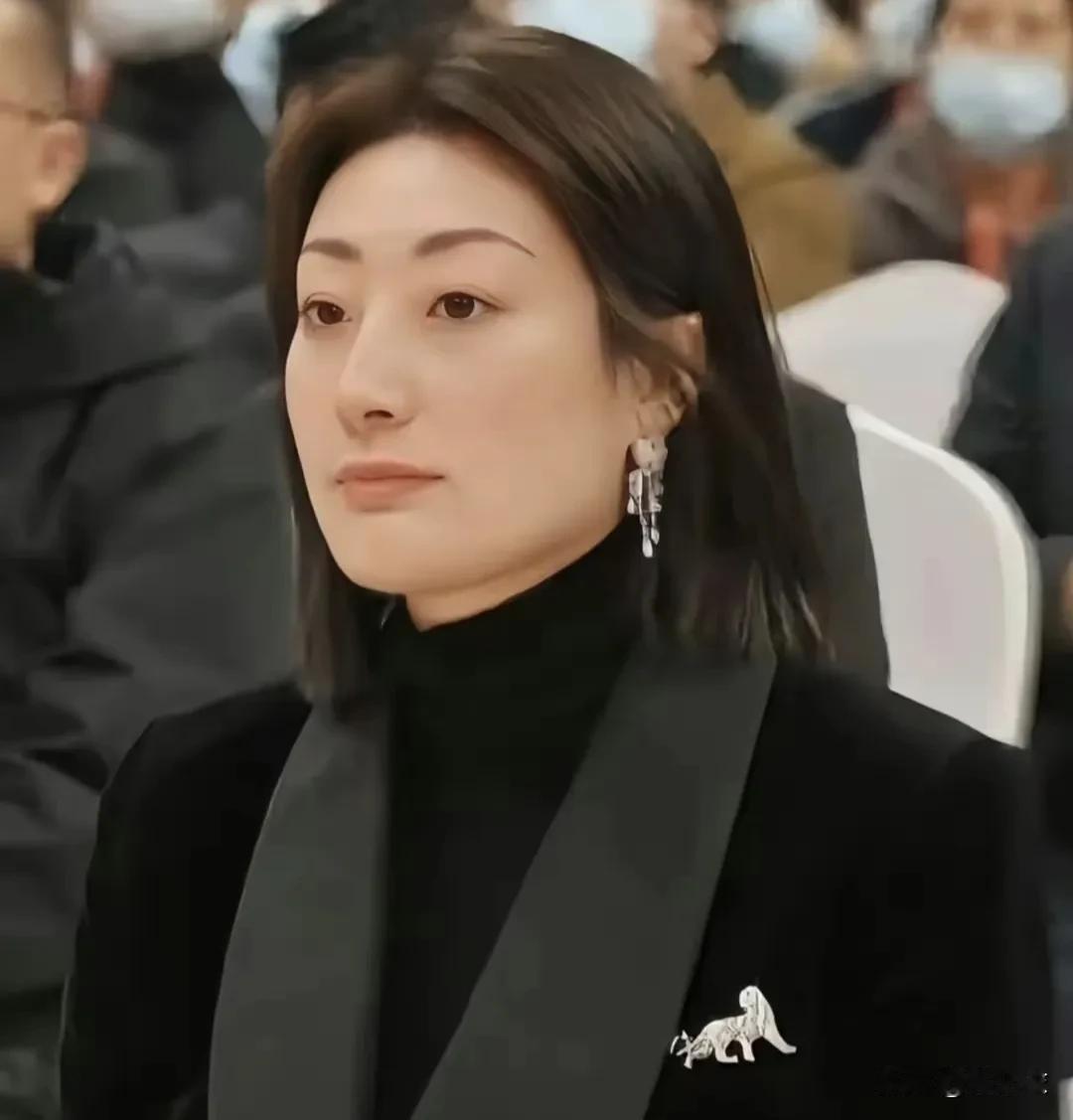 信托是不能动本金的，信托受益人只能每月像领取工资一样拿钱，而大小姐成功转出110