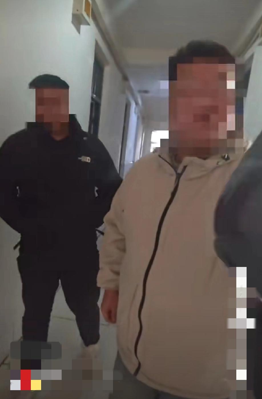 12月9日，郑州一高校领导布置“重要任务”，要求全班同学给自家孩子比赛投票，男生