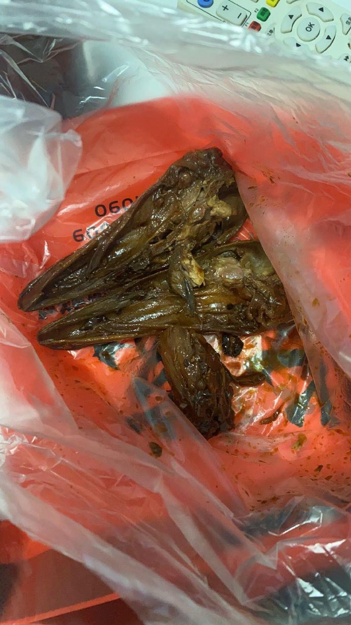 同事捎的一个鸭头一根鸭脖总共12，合理吗？