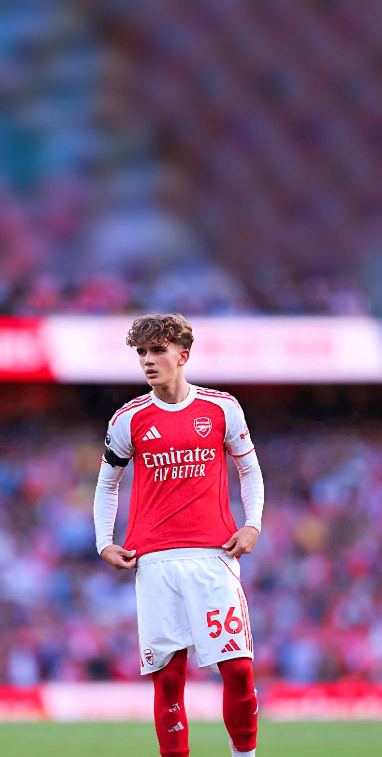 井喷！令人欣喜！阿森纳即恩瓦内里之后又涌现出一名天才小将，刚满18岁的小将道曼已