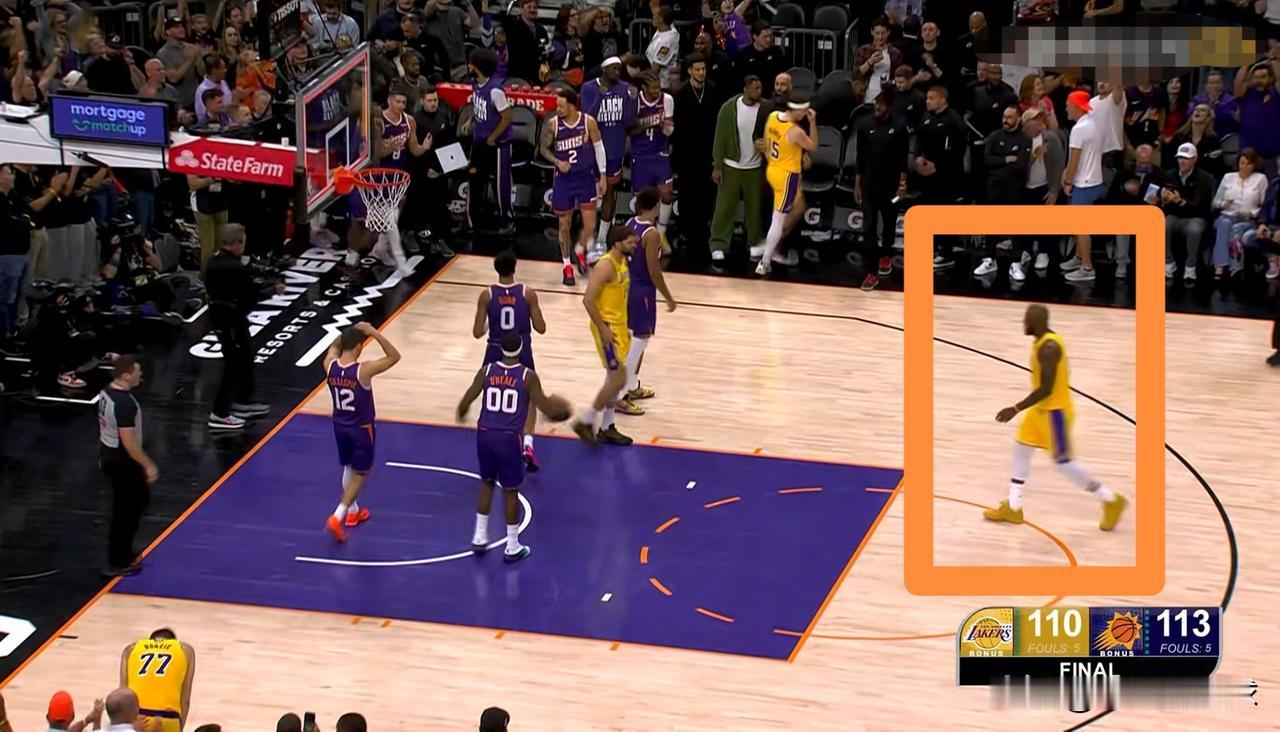 湖人超级巨星詹姆斯再一次负气而去！在今天湖人客场以110：113惜败于太阳的赛后