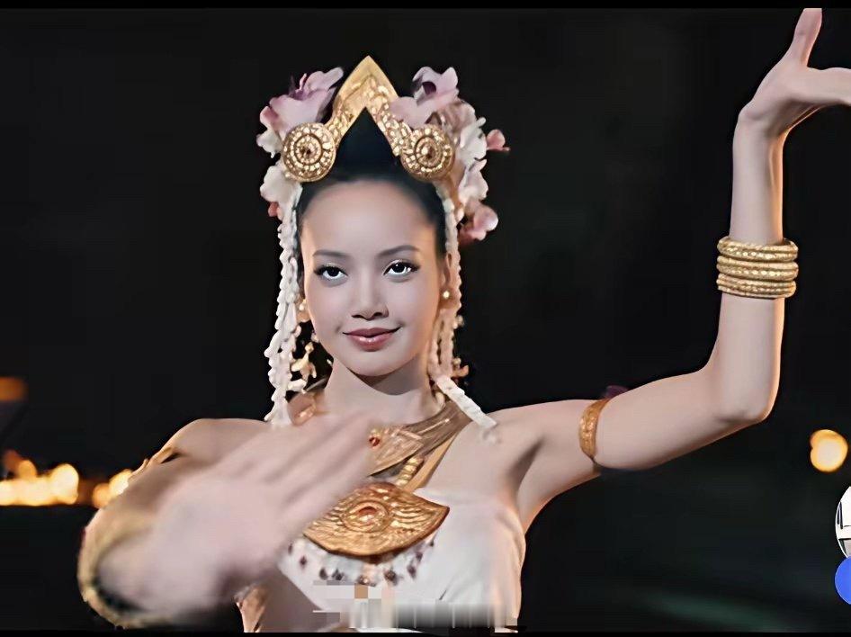 lisa如果在中国出道，估计会比现在更火吧？内娱还是很缺这种类型的美女的。
