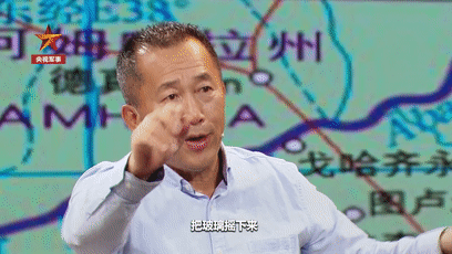 1991年，索马里中国医疗队驻地闯进一群土匪，男大夫被殴打，女大夫危在旦夕，事发